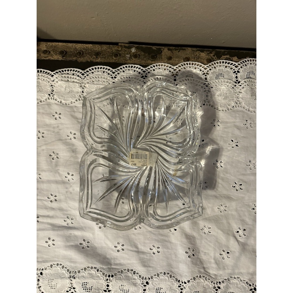 Mikasa Flores Crystal Dish Clear Serving Bowl Flower Shape Curved Pointed Petals - Picture 2 of 7